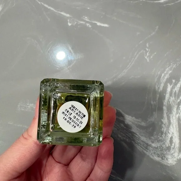 Lush black pearl perfume - Picture 3 of 4